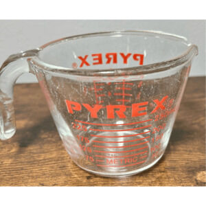 Vintage Pyrex 1 cup/250ml Glass Measuring Cup Open Handle USA